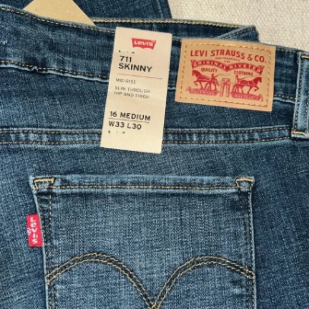 Levi’s 711 skinny Sculpt stretch denim Jeans Distressed 16 Medium W33L30